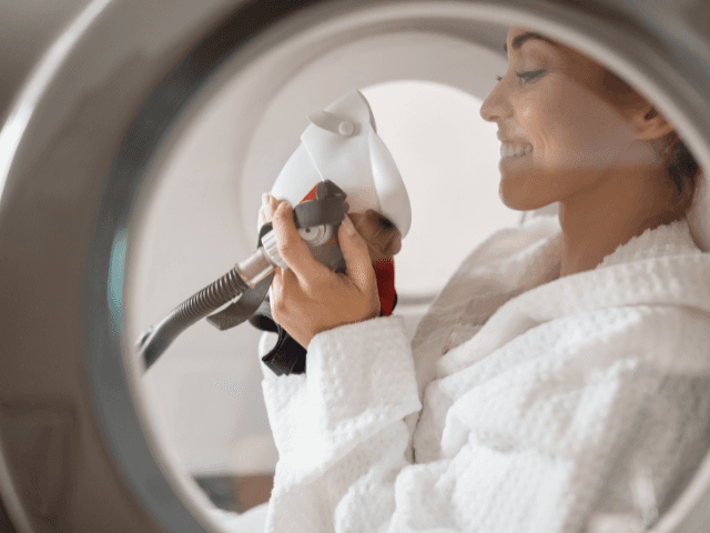 How Hyperbaric Oxygen Therapy Enhances Wound Treatment