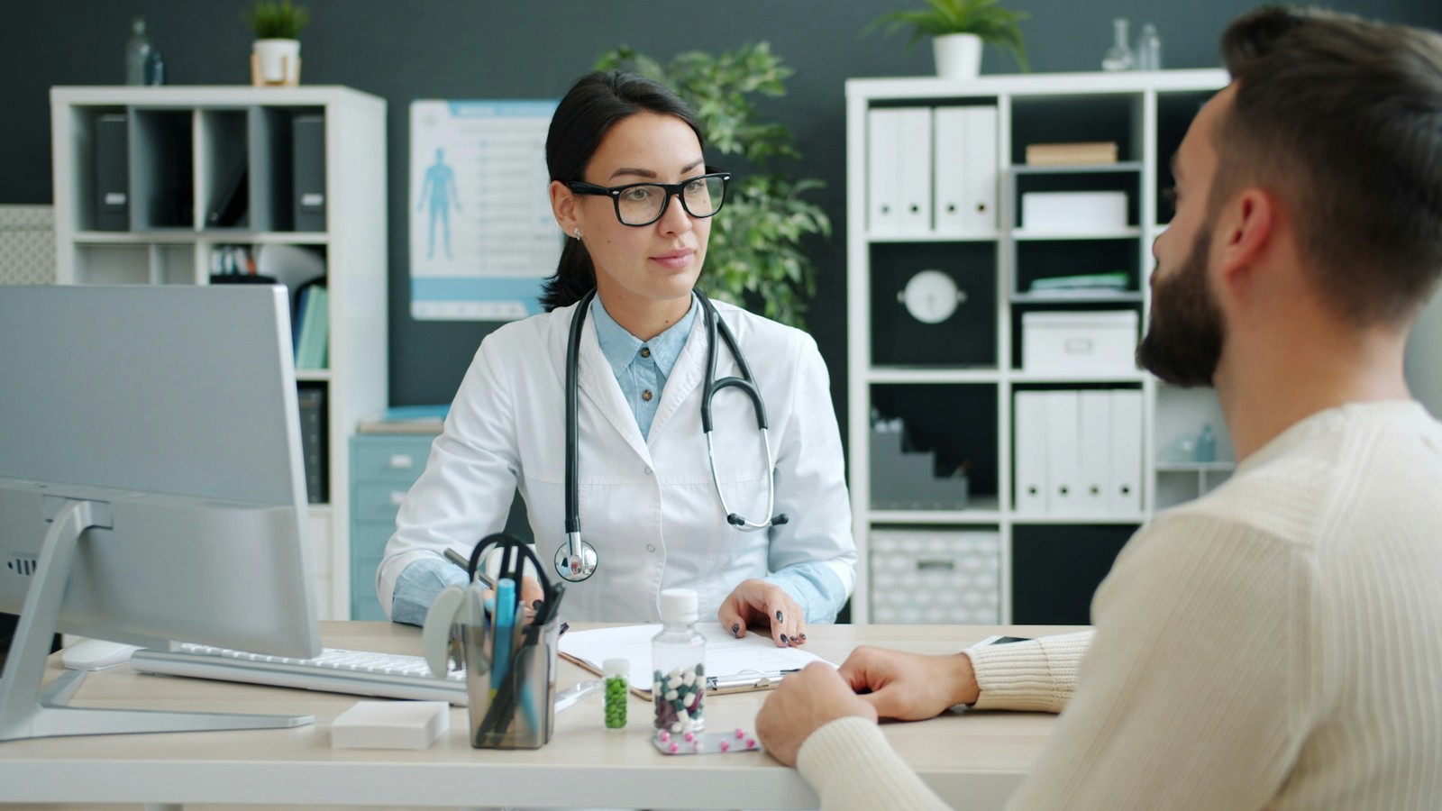 Choosing a Wound Healing Center in Plano: Home Visits vs. Clinic Care