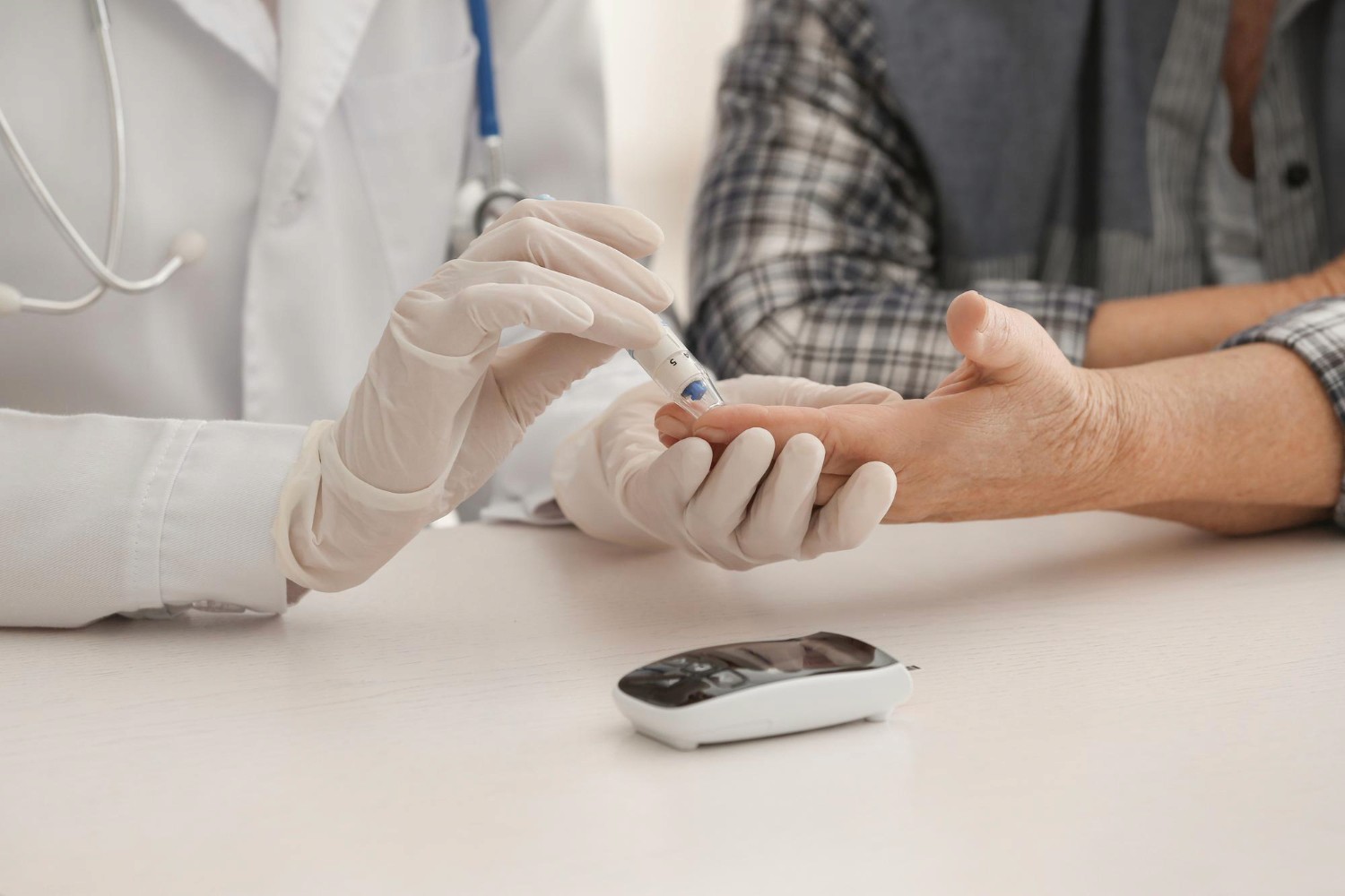 Choosing a Diabetic Foot Specialist in Dallas for At-Home Healing