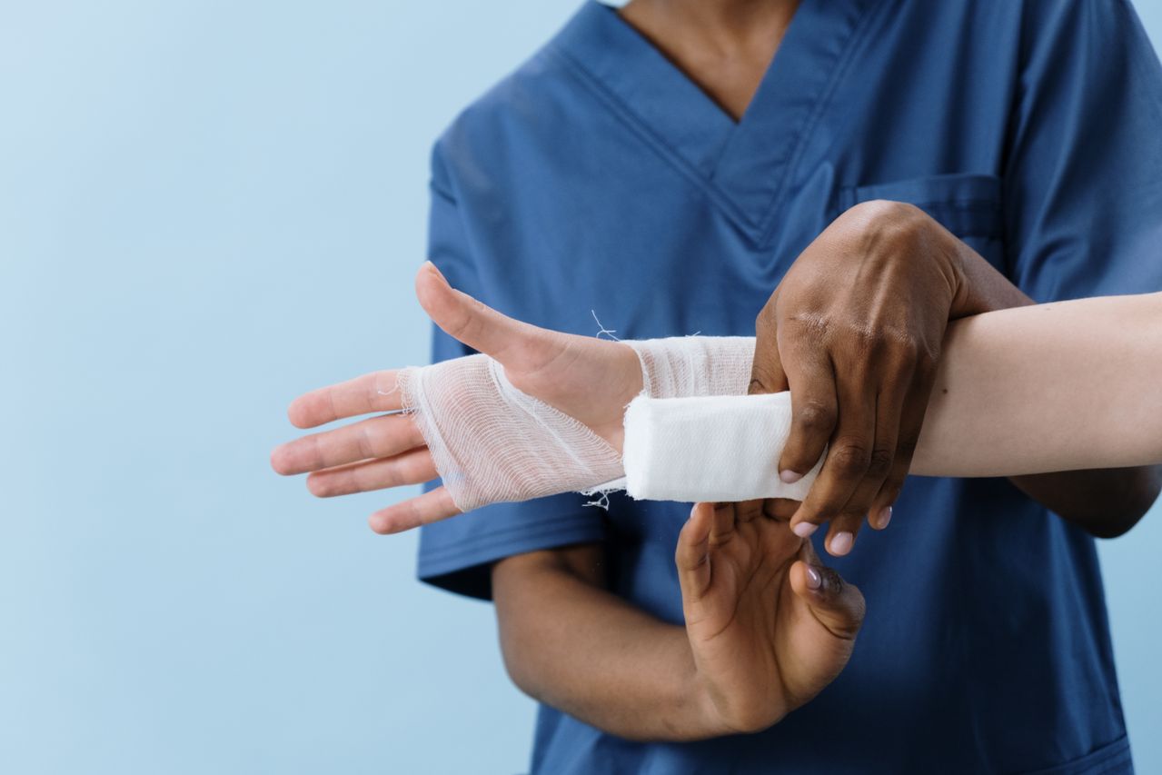 Dallas Wound Care Setting Guide by Patient Type (Decision Tree + Scenarios)