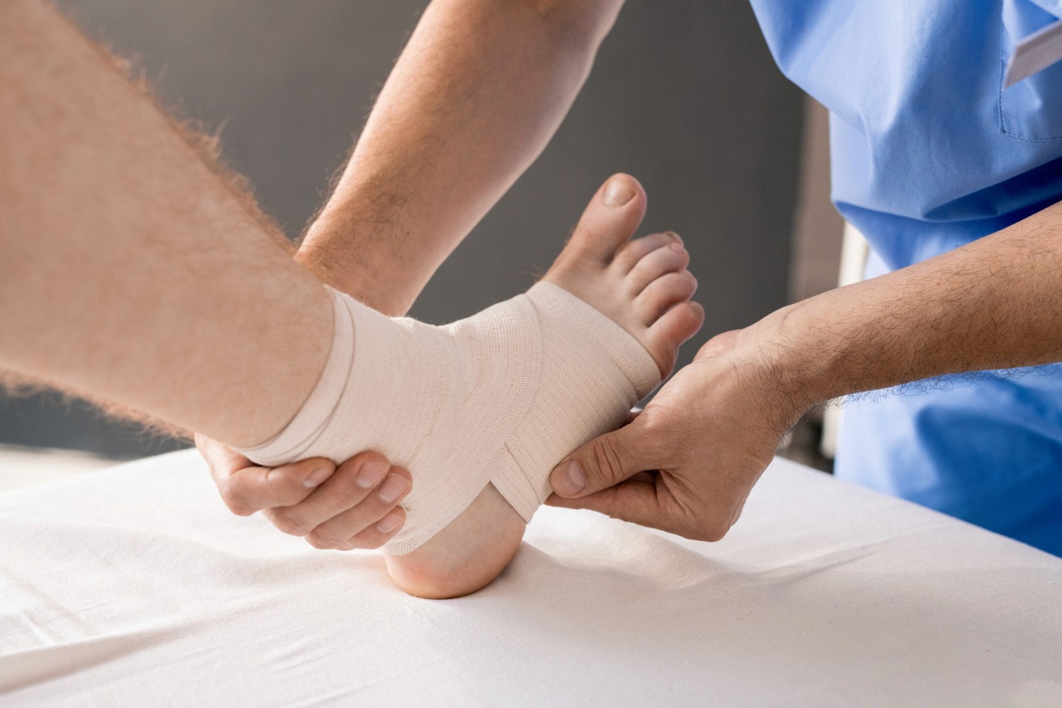 Mobile Wound Care in Dallas: When Bedside Visits Outperform Clinic Care